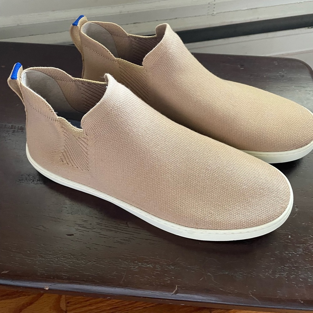 EUC Rothy’s camel merino chelseas
